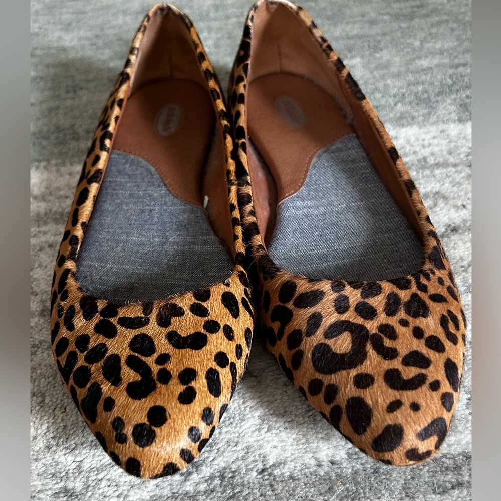 Dr. Scholls Leopard Print pointed toe flats size 8.5